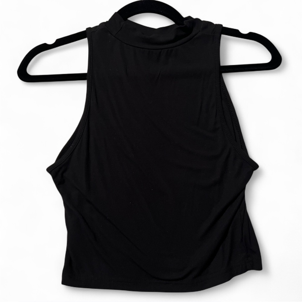 SHEIN Black Sleeveless Muscle Tee with Mandarin Collar